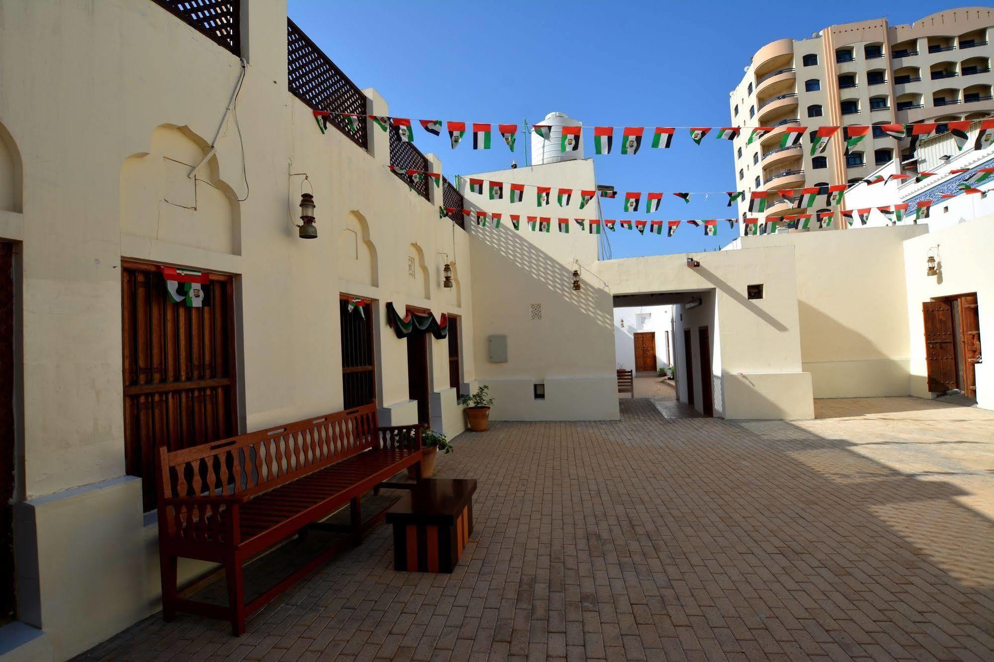 Sharjah Heritage Youth Hostel Eksteriør bilde